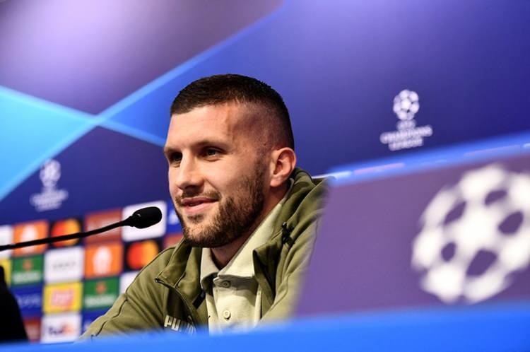 <p>Fenerbahçe, Milan'ın yıldızı Ante Rebic'i de renklerine bağlıyor. Sarı-Lacivertliler, Beşiktaş'ın talip olduğu Hırvat yıldız için harekete geçti. Milano temsilcisinden oyuncuyu resmen istedi. <strong>(FOTOMAÇ)</strong></p>
