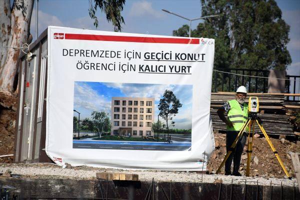 <p>- KOLON BAĞLANTILARI SAKARYA'DA MONTAJI KIRIKHAN'DA YAPILACAK</p>

<p>Binanın yapısal çelik olarak inşa edileceğini belirten Kanca, imar edilecek bütün kolon bağlantılarının Sakarya'da üretileceğini dile getirdi.</p>
