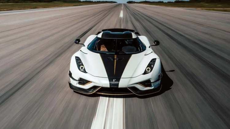 <p>Regera, 402 km hıza ulaşıp durmayı başaran en hızlı yol otomobili olarak tarihe geçti.</p>

<p> </p>
