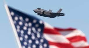 <p><strong>YAZILIM PROBLEMİ GÜNDEME GELDİ</strong></p>
<p>Öte yandan F-35 Ortak Program Ofisi (JPO) Sözcüsü, Breaking Defense'e yaptığı açıklamada, yaz aylarından itibaren TR-3 donanımıyla üretim hattından çıkan F-35 uçaklarının, ilgili muharebe kabiliyeti onaylanana kadar kabul edilmeyeceklerini söyledi.</p>