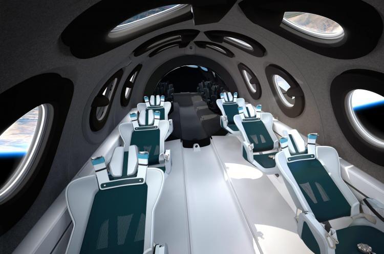 <p>SpaceShipTwo ile uzaya seyahatin bedeli ise uçuş başına 200 bin dolar. <strong>Şimdiye kadar 200'den fazla kişi bu uzay gemisiyle uçmak için peşin ödeme yaptı.</strong></p>
