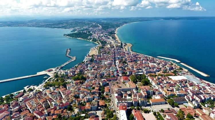 <p>Önümüzdeki üç ay boyunca bu bölgelerdeki kira değer değişiminin daha yüksek seviyelerde gözlemlenebileceğini belirtilirken, yıllık değer değişim oranının diğer illere göre bir nebze düşük kalacağı öngörülüyor. Konuyla ilgili sebepleri değerlendiren Görkem Öğüt şöyle konuştu:</p>

<p> </p>
