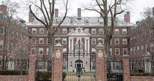 <p>ABD’deki Harvard Üniversitesi Tıp Fakültesi’nin morg müdürü dahil 5 kişiye, çalıntı kadavra parçalarını alıp satma suçlaması yöneltildi.</p>

