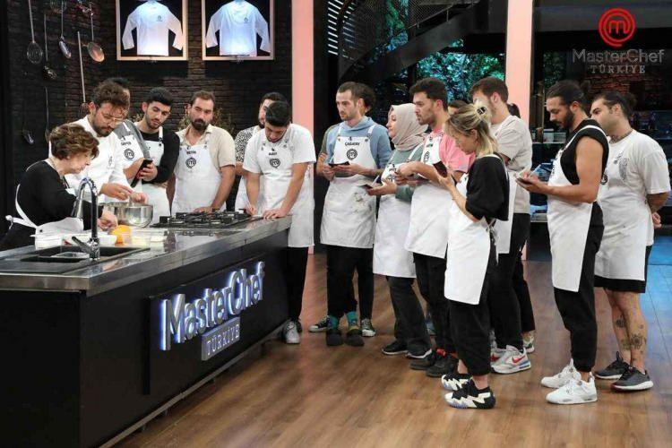 <p><span style="color:#000000"><strong>TV8 ekranlarının reyting rekortmeni yarışma programı "MasterChef Türkiye", her sezon birbirinden başarılı yarışmacıların kıyasıya mücadelesini gözler önüne seriyor. </strong></span></p>
