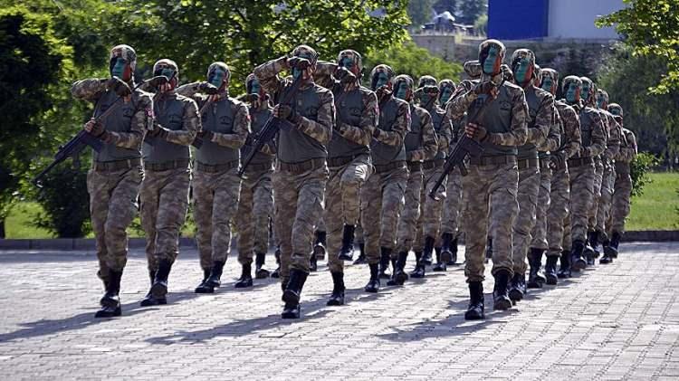 <p>Jandarma birlikleri, Birinci Dünya Savaşı ile Kurtuluş Savaşı'nda bir yandan iç güvenlik görevlerini sürdürürken diğer yandan birçok cephede yurt savunmasına katıldı. </p>
<p> </p>
<p>İlk Jandarma Bölge Komutanlığı ise 1961'de Ankara'da hizmet vermeye başladı.</p>
<p><strong>İşte kahraman Mehmetçik'in görevinden kareler...</strong></p>