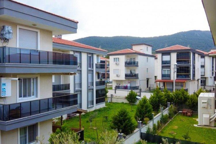 <p>Bilinçli olunmasının, tahliye ve TEFE-TÜFE zammının uygulanabilirliği noktasında çok önemli olduğuna vurgu yapan Tüfekçi, vatandaşların kira sözleşmelerini yazılı olarak yapmaları ve TEFE-TÜFE zammını ek bir kira sözleşmesiyle bağlı hale getirmeleri konusunda tavsiyede bulundu.</p>
