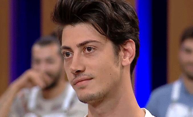 <p><strong>Mutfaktaki başarısı ile dikkat çeken Sabunsoy'un hayatı ise arama motorlarına yazılmaya başlandı. Peki MasterChef Alican kimdir? Alican Sabunsoy kaç yaşında? MasterChef Alican ne iş yapıyor?</strong></p>