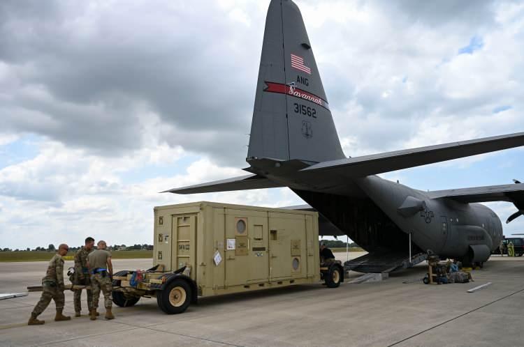 <p><br />
NATO’nun tarihinin en büyük hava tatbikatı Air Defender 2023, Almanya'nın ev sahipliğinde bugün başladı. Alman Hava Kuvvetleri'nden yapılan açıklamada, ilk uçakların yerel saatle 10.00'da Almanya'nın Schleswig-Flensburg bölgesinden havalandığı belirtildi.</p>