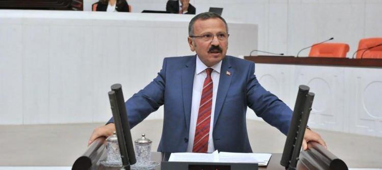 <p>- Anayasa Komisyonu Başkanı AK Parti Tokat Milletvekili Yusuf Beyazıt</p>
