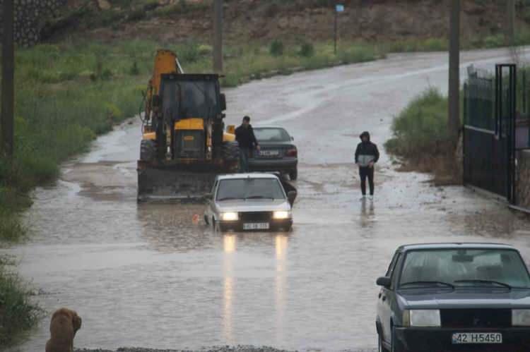 <p>Tarım alanları da sağanaktan olumsuz etkilendi.</p>
