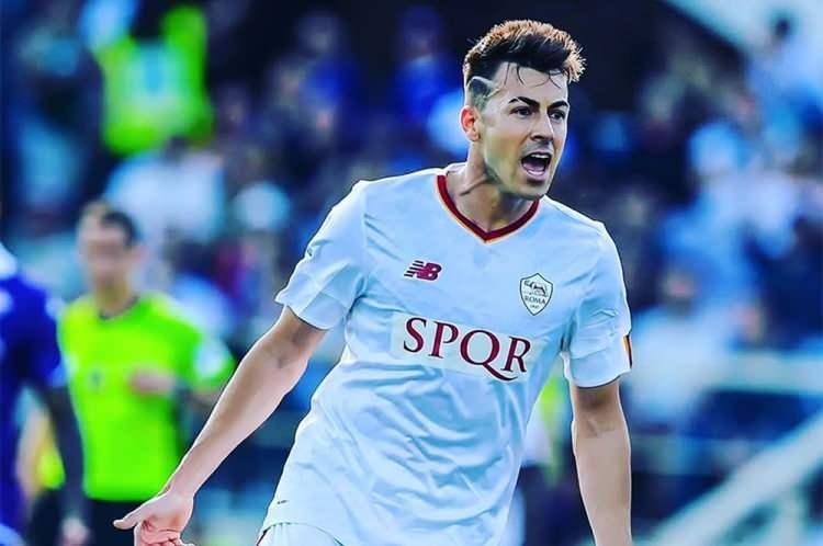 <p>Fenerbahçe, Roma ile sözleşmesi biten El Shaarawy için teklifini yaptı. Çizme basını ise Sarı-Lacivertlilerin bu teklifinin İtalyan sol kanat oyuncusunu ikna edebileceğini yazdı. <strong>(AKŞAM)</strong></p>
