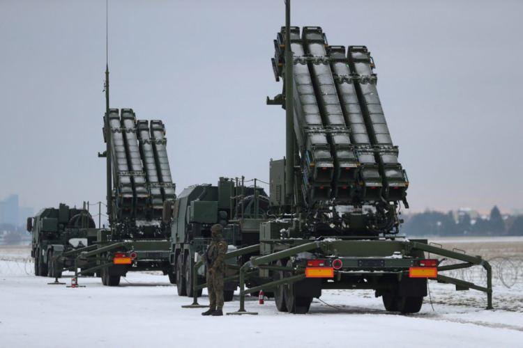 <p>ABD’den ise Ukrayna silahlı kuvvetlerine Javelin füze fırlatıcıları, HIMARS ve Patriot füze sistemlerini üreten Raytheon Technologies ve Lockheed Martin de toplantıda hazır bulunacak.</p>