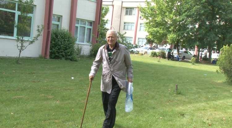 <p>Edirne'de 80 yaşındaki Şevki Kılıç, 'okumanın yaşı yok' diyerek Yükseköğretim Kurumları Sınavı'nın (YKS) ikinci oturumu olan Alan Yeterlilik Testi'ne (AYT) girdi.</p>
