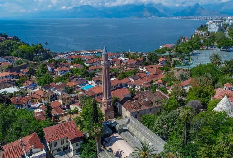 <p>ÜNİVERSİTE LABORATUVARINDA YİVRİ MİNARE İÇİN MALZEME ÜRETİLECEK</p>

<p>Prof. Dr. Ramazan Özçelik, kaba bir çalışmayla nihai sonuca ulaşmanın çok doğru olmadığını belirterek, Akdeniz Üniversitesi'nin açmış olduğu bir altyapı projesine, proje önerisi olarak bu çalışmayı sunduklarını söyledi. Prof. Dr. Özçelik, "Eğer desteklenirse bunu yapacağız. </p>
