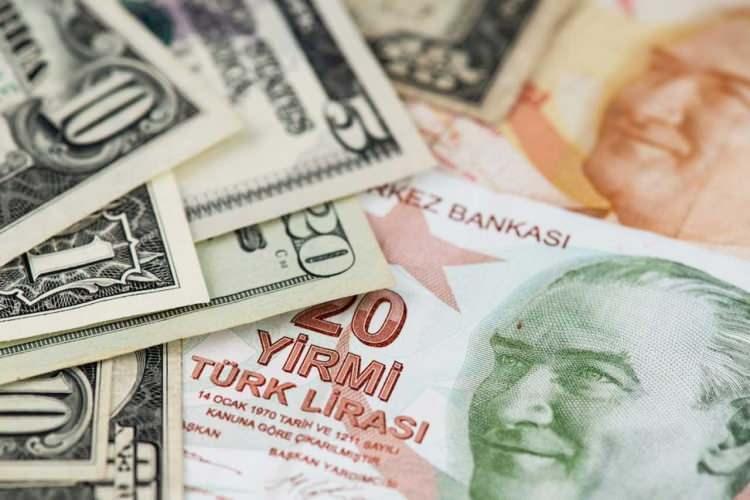 <p>Kritik karar öncesi 23,55 seviyelerinde hareket eden dolar/TL 24,24 TL'ye kadar yükseldi.</p>