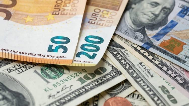 <p><strong>Euro ise yüzde 5,64 kazançla 27,3040 liraya</strong> yükseldi.</p>
