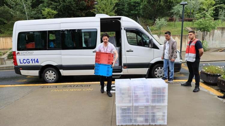 <p>İstanbul`da adım adım transfer süreci, AA`nın objektifinde<br />
ÖSYM`nin kapalı devre matbaasından sınav evrakını teslim alan nakil aracının İstanbul`a yaklaşık 500 kilometre süren transfer yolculuğu da AA tarafından hızlandırılmış video tekniği ile görüntülendi.</p>