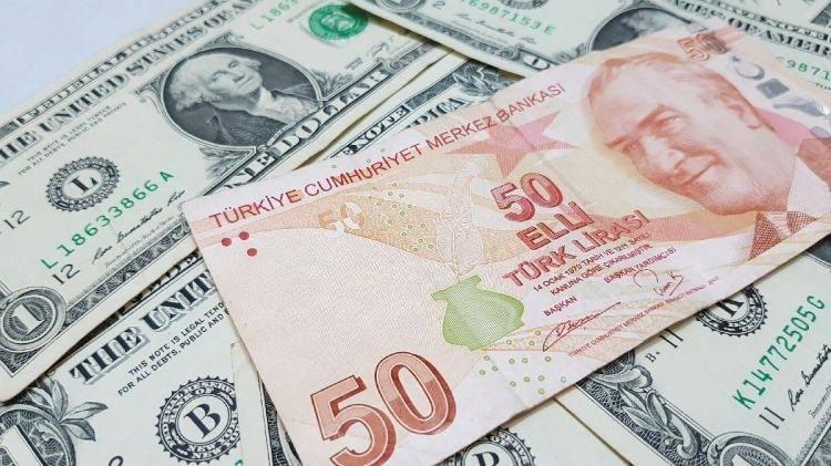 <p>Kritik karar öncesi 23,55 seviyelerinde hareket eden dolar/TL kademeli olarak yükselerek 25 lirayı aşarken gün içinde 25,48 ile tarihi zirveye yükseldi.</p>
