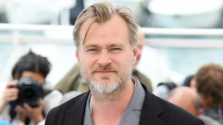 <p><span style="color:#000000"><strong>"Yıldızlararası", "Başlangıç" ve "Kara Şövalye" gibi dünya sinemasının kült yapımlarına imza atan Christopher Nolan, yakın zamanda yeni filmi "Oppenheimer"ı beyaz perdede izleyenlerle buluşturmaya hazırlanıyor. </strong></span></p>
