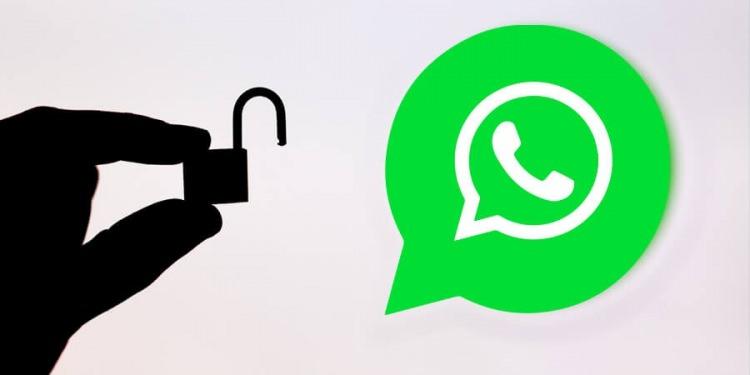 <p>Yapılan açıklamada;</p>
<p> </p>
<p><strong>"Sınırlı sayıda WhatsApp kullanıcısını etkileyen yeni bir Android hatası, Android Gizlilik Panosunda hatalı gizlilik göstergeleri ve bildirimleri oluşturdu. Kullanıcılar artık bu sorunu gidermek için WhatsApp uygulamalarını güncelleyebilirler. WhatsApp'a ortaklıkları için teşekkür ediyor ve bu hatanın kullanıcılarda yol açmış olabileceği kafa karışıklığı için özür diliyoruz." </strong>denildi.</p>