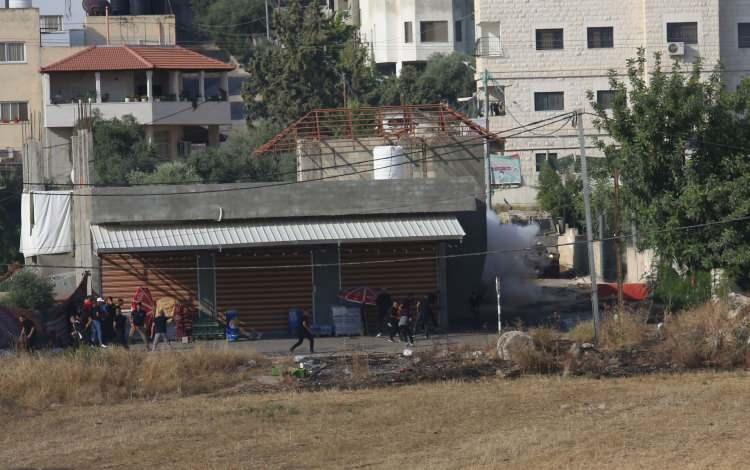<p>Açıklamada, hayatını kaybeden Filistinlilerin 15 yaşındaki Ahmed Yusuf Sakr ile Halid Azzam Asasime (21), Kays Cebarin (21) ve Kassam Ebu Seriyye (29) olduğu bildirildi.</p>
