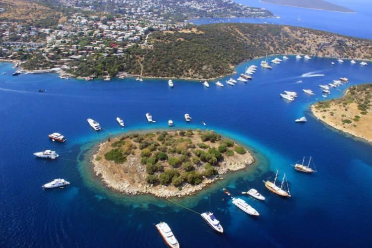 <p>Yılda 3 milyonu yabancı olmak üzere 7 milyon turisti ağırlayan Muğla, 2023 yılının ilk 5 ayında 585 bin yabancı turisti ağırladı.</p>