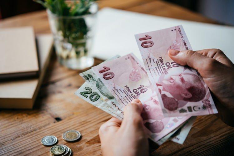 <p>Mevcut durumda en düşük prim günlük 106.75 lira, en yüksek prim de 693.89 lira olarak uygulanıyor. En düşük prim günlük 143.04 lira, en yüksek prim de 930,09 liraya yükselecek.</p>
