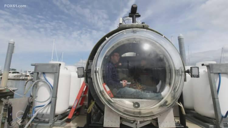 <p>ABD Sahil Güvenliği, Atlantik Okyanusu'nda kaybolan küçük denizaltını arama çalışmaları kapsamında arama yapılan alanda vurma şeklinde bir sesin duyulduğunu, ancak sesin ardından denizaltını işaret eden herhangi bir somut işaretin bulunmadığını açıkladı.</p>
