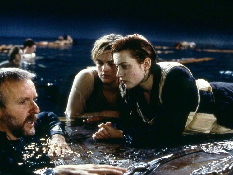 <p><span style="color:#000000"><strong>Dünya sinemasının kült yapımları arasına adını yazdıran James Cameron imzalı "Titanik", yıllar geçse de hem Leonardo DiCaprio ve Kate Winslet'in başarılı oyunculuk performansı hem de hikayesiyle sık sık gündeme geliyor.</strong></span></p>
