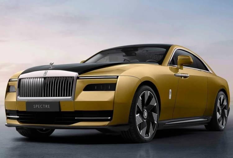 <p><strong>ROLLS-ROYCE SPECTRE</strong></p>

<p> </p>

<p>Rolls-Royce logolu ilk elektrikli model olan Spectre'nin ilk teslimatlarının yıl sonunda başlaması bekleniyor.  Marka, "ultra lüks elektrikli süper coupe" tanımlandığı modelinin segmentinde tek olduğunu belirtiyor.</p>
