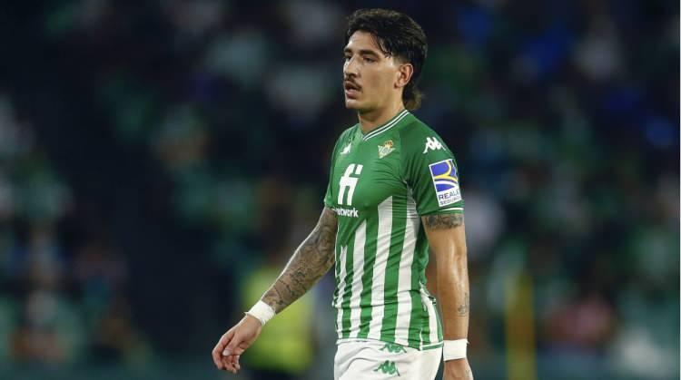 <p>- Bellerin / Sağ bek</p>