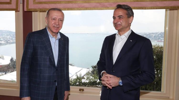 <p><strong>MİÇOTAKİS'İ TEBRİK ETTİ</strong></p>

<p>Yunanistan Başbakanı Kiryakos Miçotakis ile telefonla görüşen Erdoğan, genel seçimlerde elde edilen başarıdan dolayı Miçotakis'i tebrik etti.</p>
