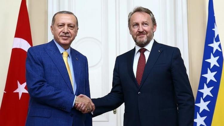 <p>Erdoğan, Bosna Hersek SDA Partisi Başkanı Bakir İzzetbegoviç</p>
