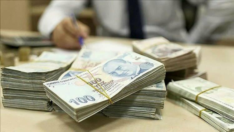 <p>Asgari ücrete yapılan zamla birlikte ev hizmetlerinde 10 günden az çalışanların primi günlük 8.94 lira, 10 günden fazla çalışanların da 145.32 lira oldu. Asgari ücretle 10 gün çalışan için 1 Temmuz'dan itibaren işveren hissesi, işsizlik sigortası primi dâhil 1676 lira, ayda 30 gün çalışan için de 5 bin 30 lira ödeme yapılacak. Primini düzenli ödeyenlere 5 puanlık indirimle birlikte 10 gün çalışanlar için yatırılacak prim tutarı 1453 lira, 30 gün çalışanlar için de 4359 lira olacak.</p>
