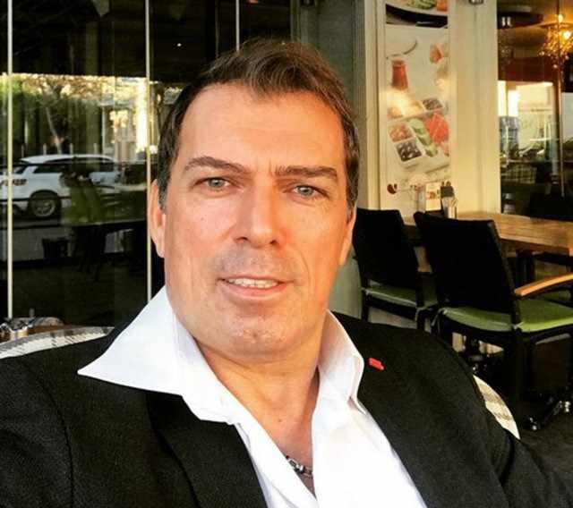 <p><span style="color:#FF0000"><em><strong>İşte, "Ben aradığımı buldum. Yatırımım ahirete" diyen</strong></em></span> <span style="color:#FF0000"><em><strong>bir dönemin unutulmaz ismi Meriç Erkan'ın yeni hali...</strong></em></span></p>
