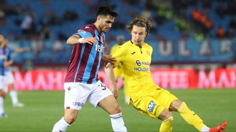 <p>Yunanistan ekib Olimpiakos, Marc Bartra sonrası Maxi Gomez'e de talip oldu. Bordo-mavili kulübe fiyat beklentisini soran Komşu, Fırtına'nın sezon başında oyuncu için ödediği bedel olan 3 milyon Euro'nun altında bir rakamı kabul etmeyeceğine yönelik yanıt aldı.(Sabah)</p>