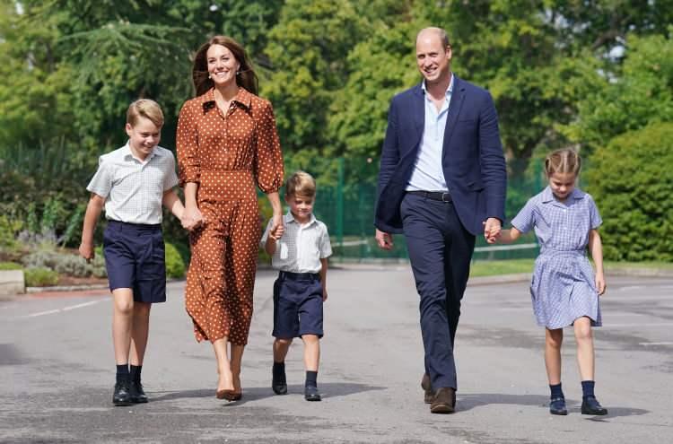 <p><span style="color:#000000"><strong>İngiliz Kraliyet Ailesinin gözde çifti Prens William ve Kate Middleton, son dönemlerde çocukları Prens George ve Prenses Charlotte'ın eğitim hayatı için radikal bir karara imza atmaya hazırlanıyor.</strong></span></p>

