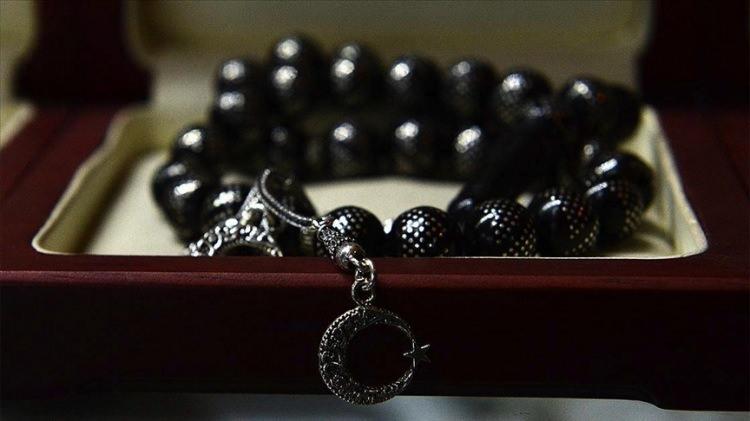 <p>EN ÇOK HEDİYE AMAÇLI ALINIYOR</p>
<p>Oltu Taşı ürünlere erişim konusunda müşteri fikirlerinin tespiti açısından sorulan soruya verilen cevaplara göre ankete katılan müşterilerin yüzde 63,85’i Oltu Taşı ürünleri satın almada sorun yaşamadıklarını belirtirken yüzde 24,7’lik bir kısım ise sorun yaşamadıklarını belirtti. </p>