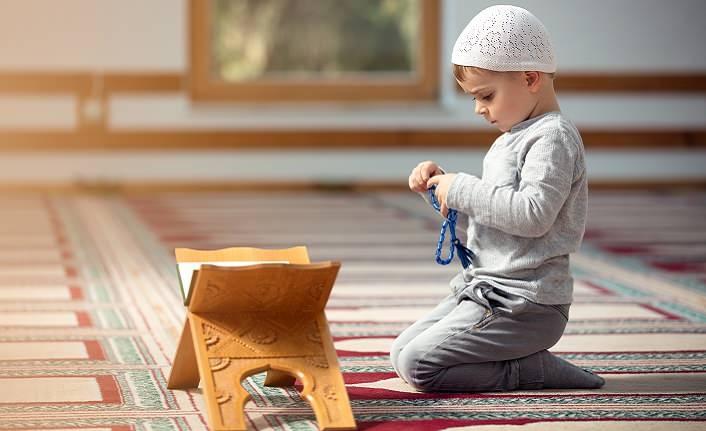 <p>Camiler başta olmak üzere maneviyatımızı güçlendiren mekanlar ziyaret edilmelidir. 20. Şahsiyetin inşası ve değerlerin kazandırılması çalışmaları yapılmalıdır. Tefsir, hadis, İslam ilmihali, siyer, sahabe hayatı konularında bilgi edinmek için okuma ve araştırma yapılmalı.</p>