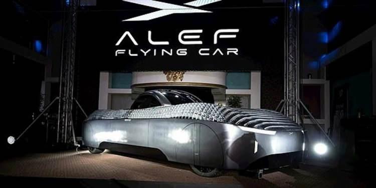 <p>Diğer taraftan, ALef CEO’su Model A'nın ön siparişlerinin devam ettiğini belirken, aracın çoğu eyalette Düşük Hızlı Araç (LSV) olarak sınıflandırıldığını ve bu nedenle yerel yasal sınırlamalara tabi olacağını söyledi.</p>
<p>Son olarak Dukhovny, FAA'dan aldıkları sertifika için böylelikle insanlara çevre dostu ve hızlı ulaşım imkanı sağlamaya daha da yaklaştıklarını ifade etti. Dukhovny, “Alef, insanlara ve şirketlere her hafta saatler kazandıracak.” diye konuştu.</p>