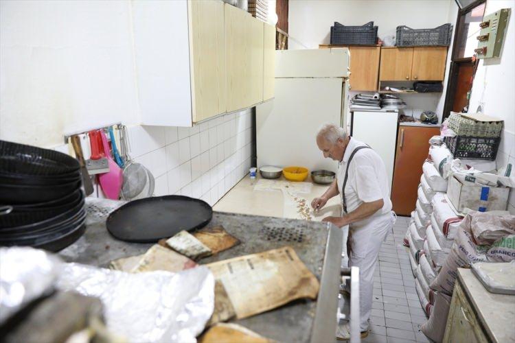 <p>Türkiye'de 6 Şubat'ta meydana gelen Kahramanmaraş merkezli depremlerin kendilerini çok üzdüğünü ifade eden Karagöz, Türkiye'ye şu mesajları yolladı:</p>