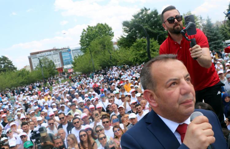 <p>Özcan, yürüyüş planlaması kapsamında bugün Bolu'nun Ankara yönünde yer alan Tekke köyü mevkisine kadar yürüyüş gerçekleştirecek. Özcan'ın yürüyüşünün 10 gün sürmesi planlanıyor.</p>
