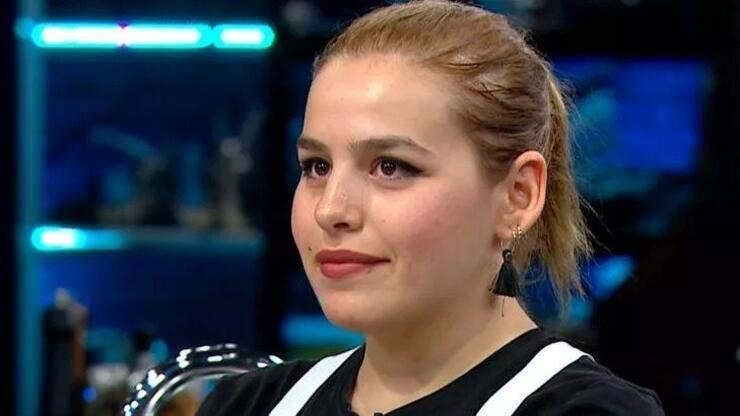 <p><strong>Instagram hesabı üzerinden sevenlerine neden ayrıldığını açıklayan Fatma Nur,  ''Öncelikle MasterChef All Star'da ana kadroya girebilmeyi çok istedim. </strong></p>
