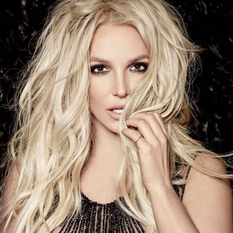 <p><span style="color:#000000"><strong>Dünya genelinde 150 milyondan fazla kayıt satarak tüm zamanların en çok satan müzik sanatçılarından biri olarak hafızalarda yer edinen Britney Spears, geçtiğimiz yıllarda babası James Spears ile yaşadığı problemlerle sık sık gündeme geliyordu.</strong></span></p>
