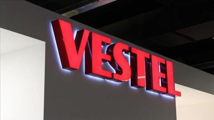 <p>2022 yılında net satış gelirlerini, bir önceki yıla göre yüzde 219,5 oranında artıran Türk Hava Yolları (THY), 311 milyar 169 milyon TL net satış geliri ile Fortune 500 Türkiye-2022 listesinde bir önceki yıl olduğu gibi üçüncü sıradaki yerini korudu. </p>