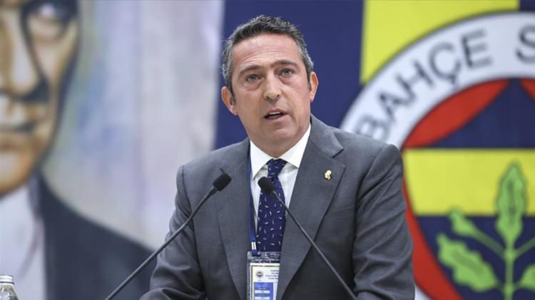 <p>Fenerbahçe, Başkan Ali Koç döneminde sportif olarak istediği başarıları elde edememiş olsa da mali açıdan özellikle yaptığı transfer satışlarıyla dikkat çekiyor.<br />
<br />
Sarı-lacivertli ekip, bu dönemde 15 futbolcunun satışından 140 milyon Euro'luk gelir elde etti.<br />
<br />
İşte Fenerbahçe'nin Ali Koç başkanlığı döneminde yaptığı transfer satışları:</p>
<p> </p>