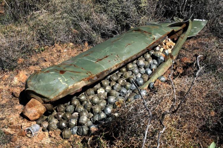 <p>Misket bombalarının sivillere zarar verme riskinin farkında olduklarını kaydeden Sullivan, Ukrayna'ya misket bombaları vermenin "kolay bir karar" olmadığını ifade etmişti.</p>
