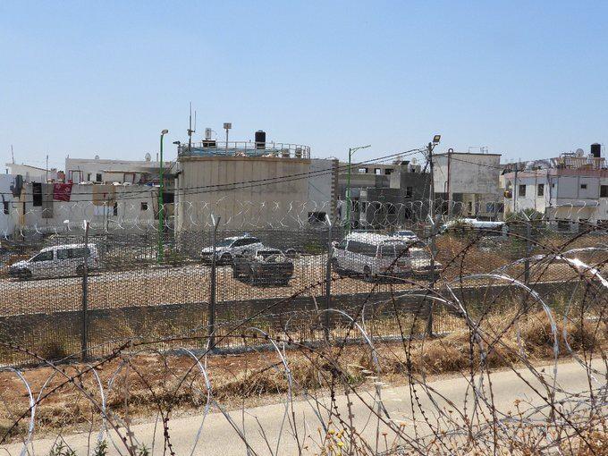 <p>Lübnan'daki Hizbullah Hareketi, İsrail'in Lübnan sınırındaki Gacar köyünün tamamını işgal ederek etrafına duvar ördüğünü belirtti.</p>
