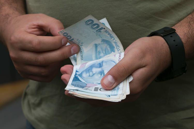 <p>Araştırma Görevlisi - 7/1 - 20 bin 139 lira - 31 bin 763 lira</p>
<p> </p>