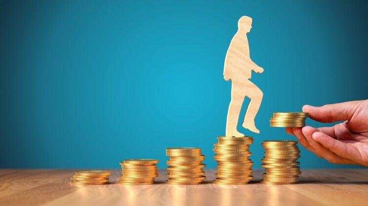 <p><strong>MEMUR MAAŞ ZAMMI DÜZENLEMESİ MECLİS'E GELİYOR</strong></p>
<p>Memur maaşlarına ilişkin düzenleme bugün Türkiye Büyük Millet Meclisi'ne (TBMM) gelecek. Teklifi saat 12.00'de AK Parti Grup Başkanı Abdullah Güler'in Meclis Başkanlığı'na sunması bekleniyor.</p>